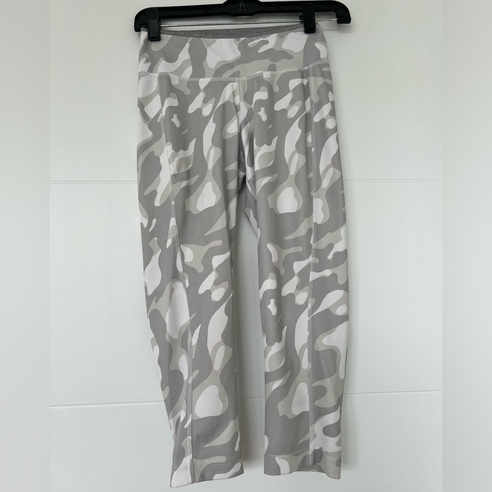 Reebok capri camo leggings